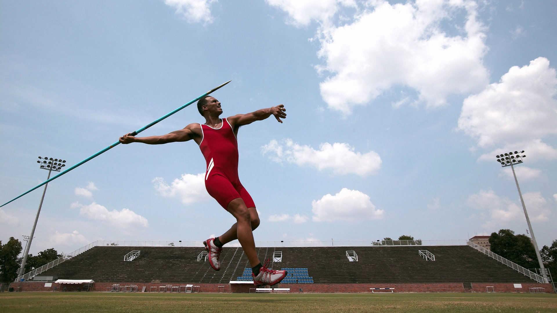 mk体育官网下载安装-杨瀚森提升罚球命中率关键时刻保持冷静，杨瀚森身高